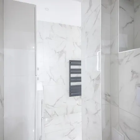 1#appart 4pers#2 Chambres#commerce#fullequipped#ac Appartamento